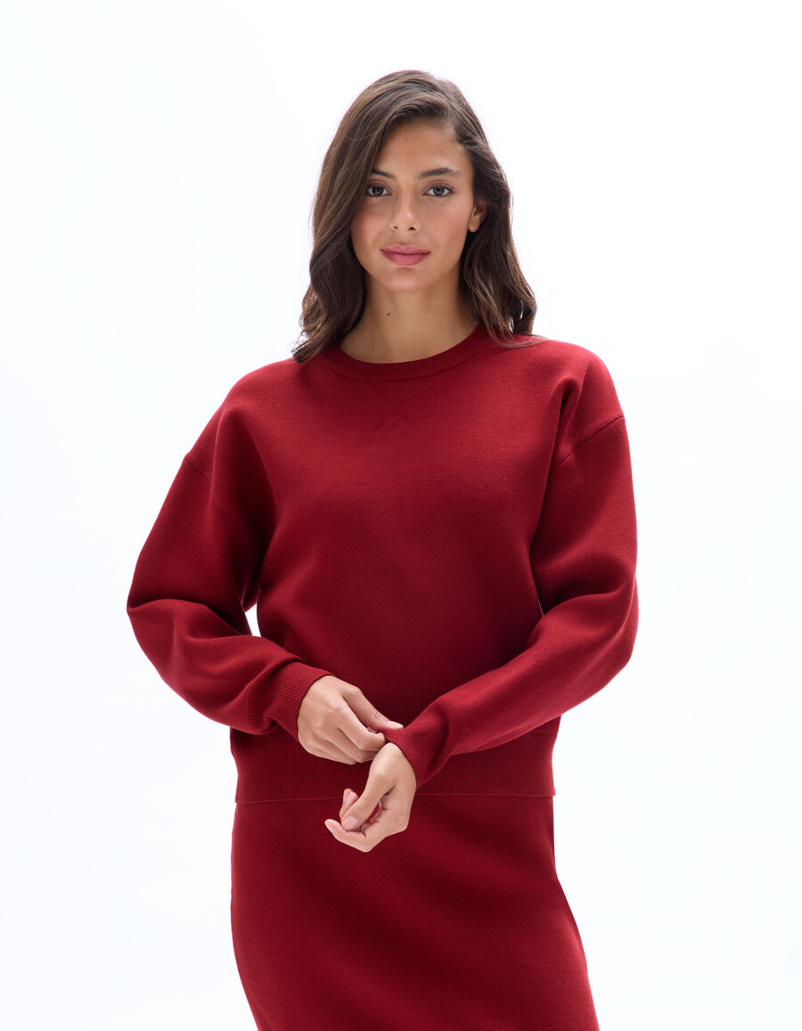 maglione compatto e squadrato