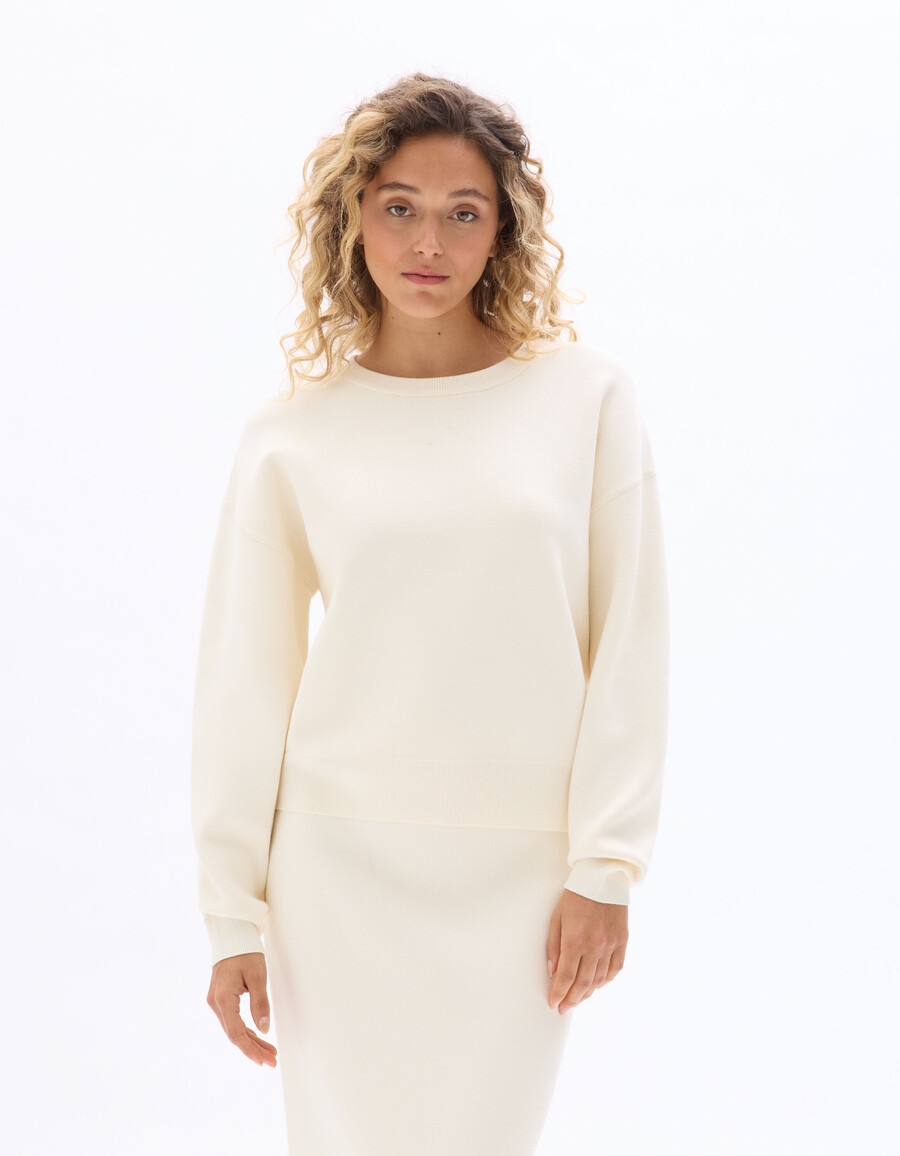 maglione a maglia larga e compatta