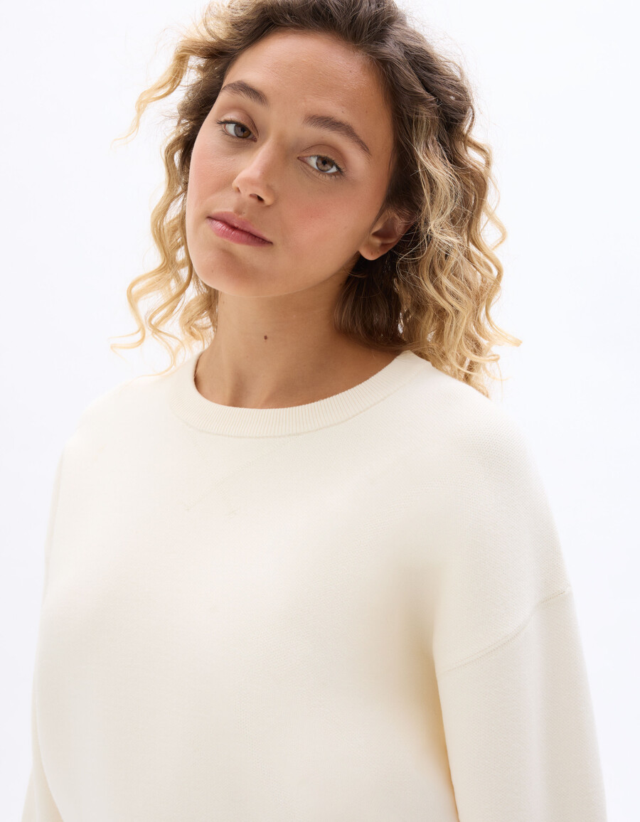 maglione a maglia larga e compatta