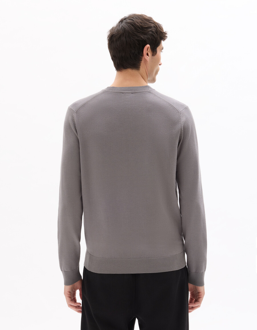 maglione semplice con scollo rotondo in maglia fine